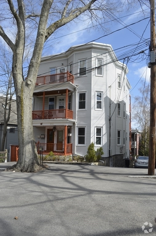 Building Photo - 218 Reservoir Rd Unit #1 Rental