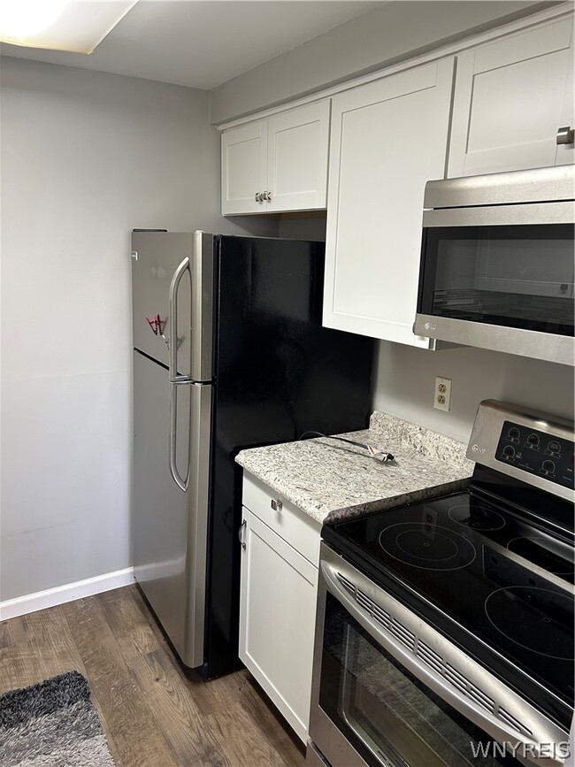 Photo - 307 Cayuga Rd