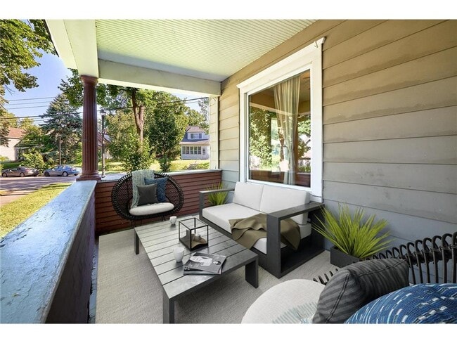 Photo - 894 23rd Ave SE