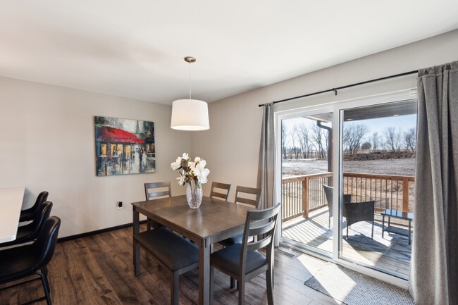 Photo - 402 Dawson Dr