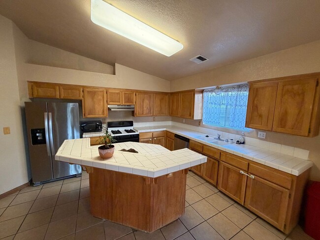 Photo - Nice home for rent in Hanford