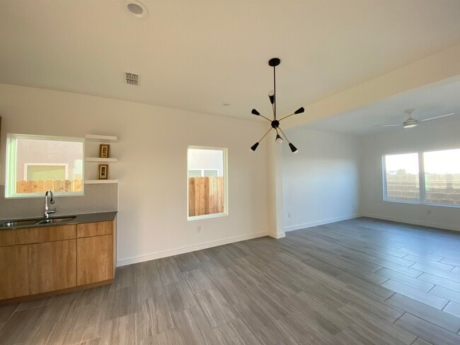 512 Deer Path Lp