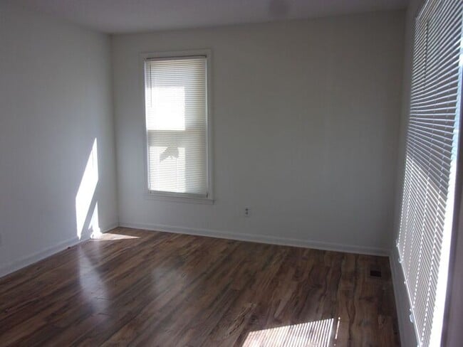 3 Bedroom 1 Bath Brick Ranch - Recently Updated and Painted