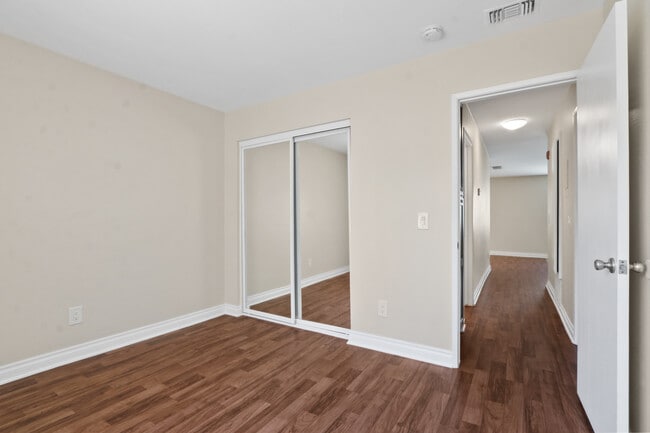 Emerald Court Apartments