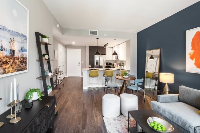 Photo - AMLI at Uptown