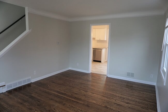 Photo - 340 Parkview Dr