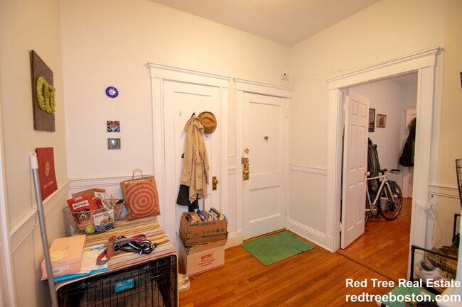 Photo - 1564 Commonwealth Ave Unidad 5