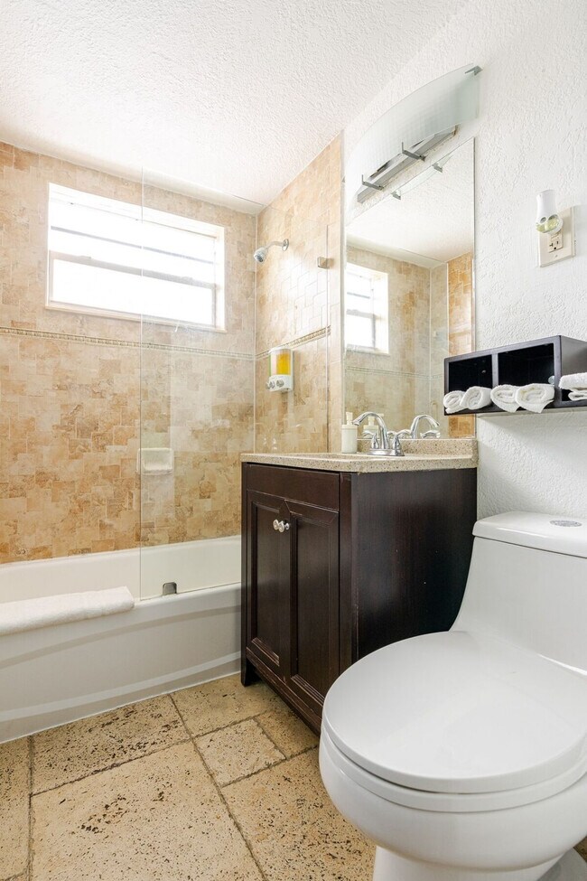 Photo - 841 19th St Unit SI ID1540491P