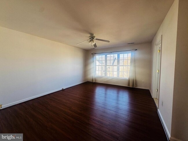 Building Photo - 43776 Smith Ferry Square