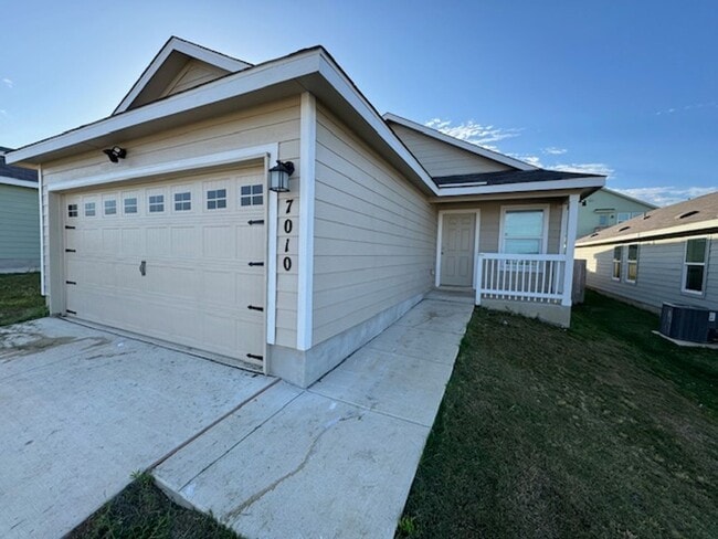 Building Photo - 7010 Solar Rdg