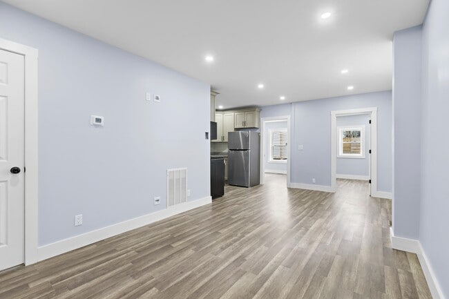 Building Photo - 392 Palisade Ave Unit 2
