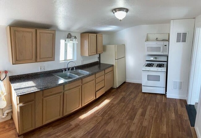 Photo - 1 BEDROOM MAGNA DUPLEX - GREAT PRICE!