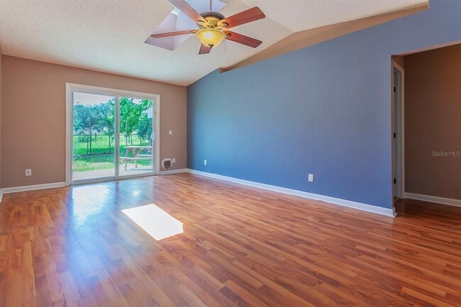 Photo - 1504 Meadow St