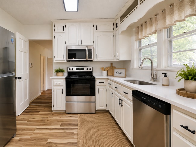 Photo - 905 Lynn Dale Ln