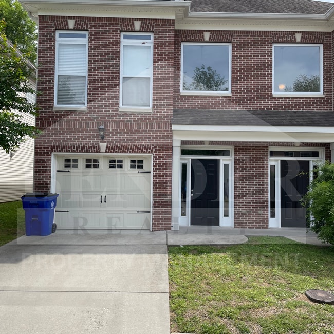 Building Photo - Emmyllie Ct- 130/132 Unit 132