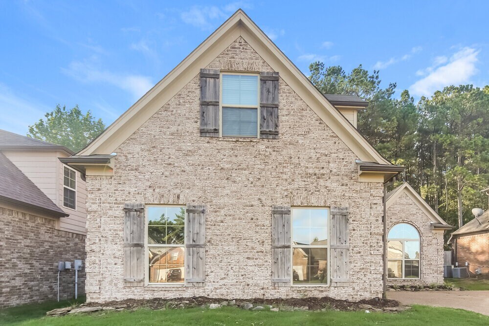 Photo - 5798 Bedford Loop W