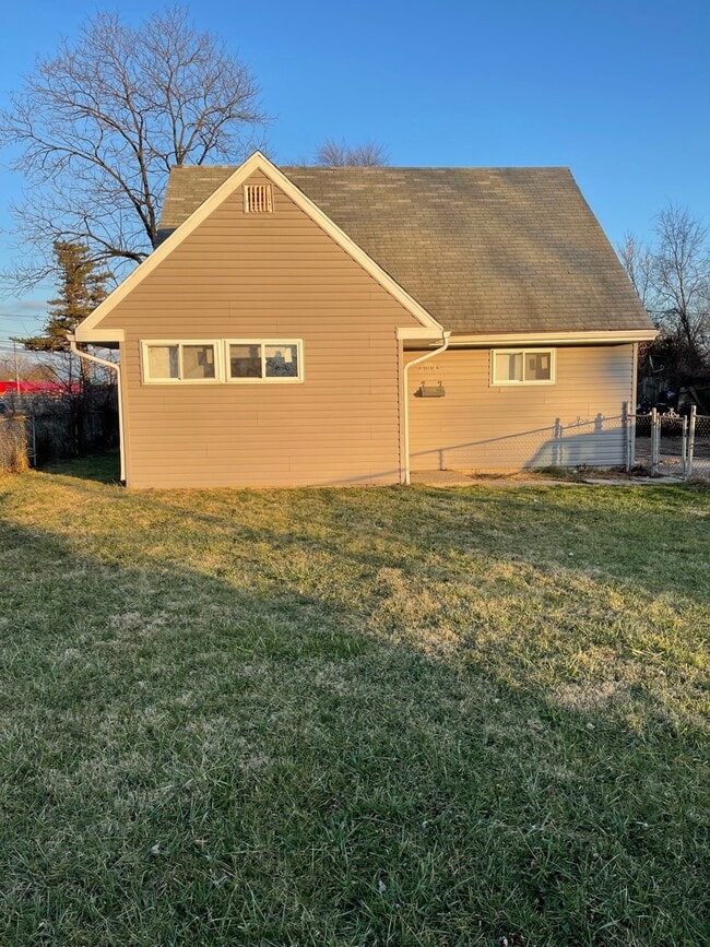 2094 Jermain Dr