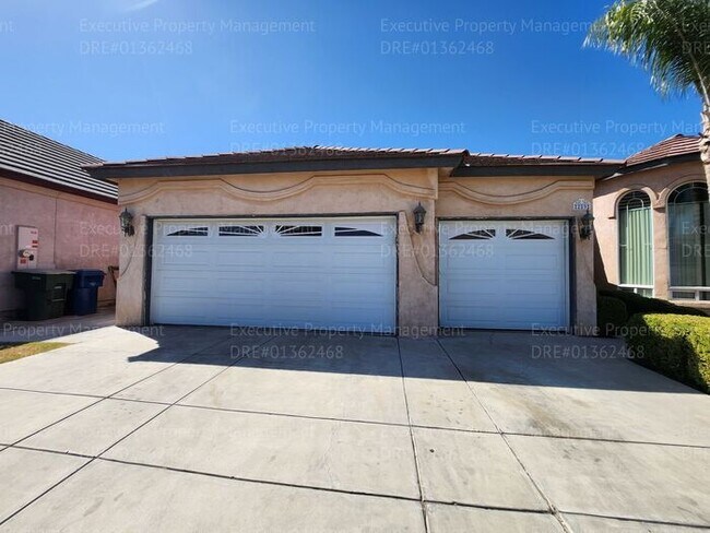 Photo - 4 bedroom 3 FULL bath/ 3 CAR Garage.. 2418...