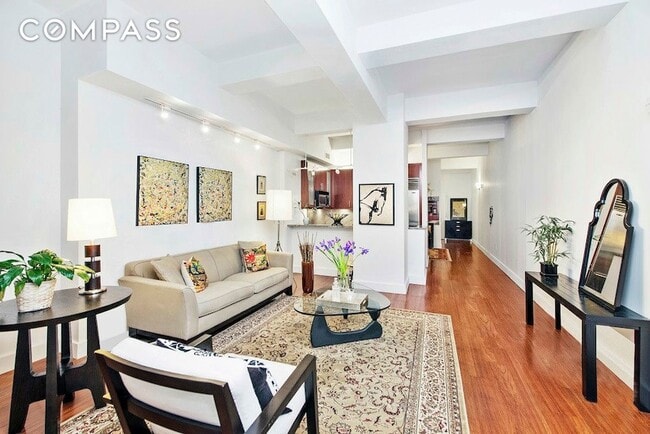 Building Photo - 80 John St Unit 3E