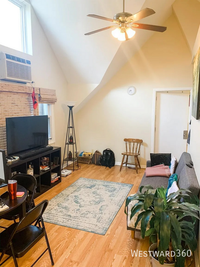 Photo - 2433 N Talman Ave Apartment Unit #2