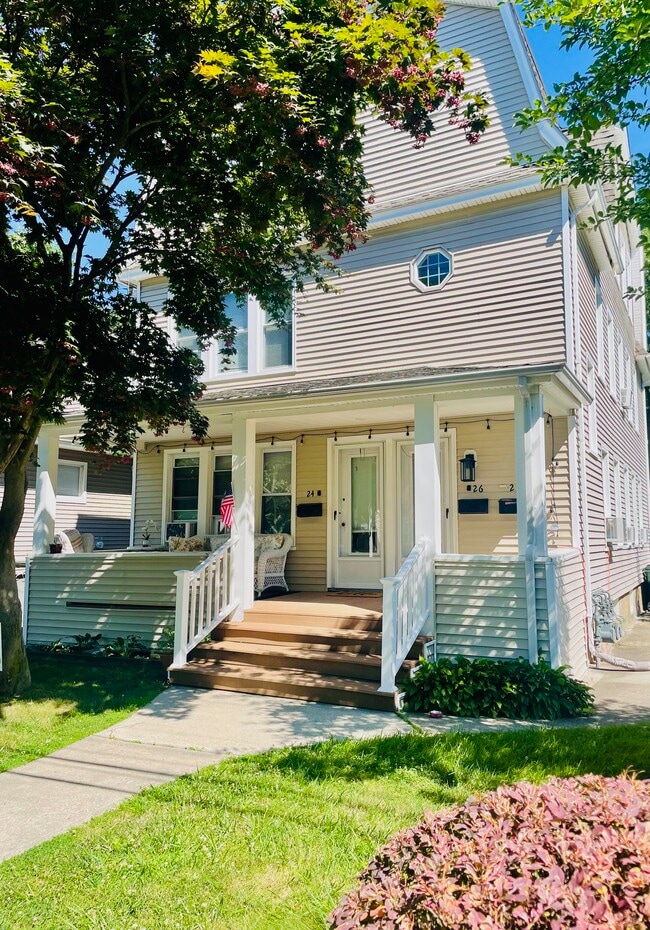 Building Photo - 24 Kenwood Ave Unit 24 Rental