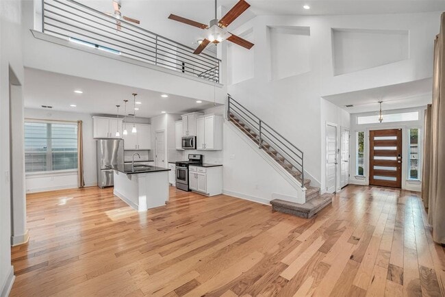 Photo - 7104 Kane St