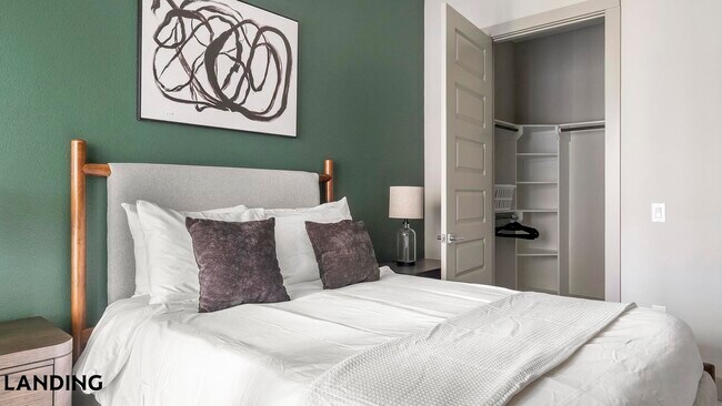 401 W 25th St Unit 2225