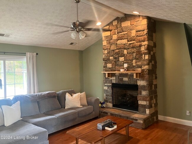 Photo - 80 Bottle Dr