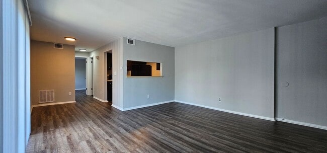 Photo - Spacious 1-Bedroom Apartment in Peaceful K... Unit 4440 - 444 - I