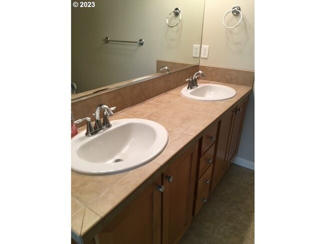 Photo - 1479 Gifford St SE