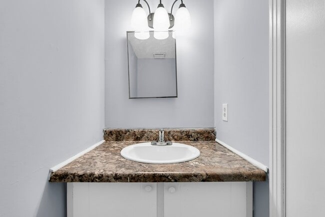 Photo - 319 11th St N