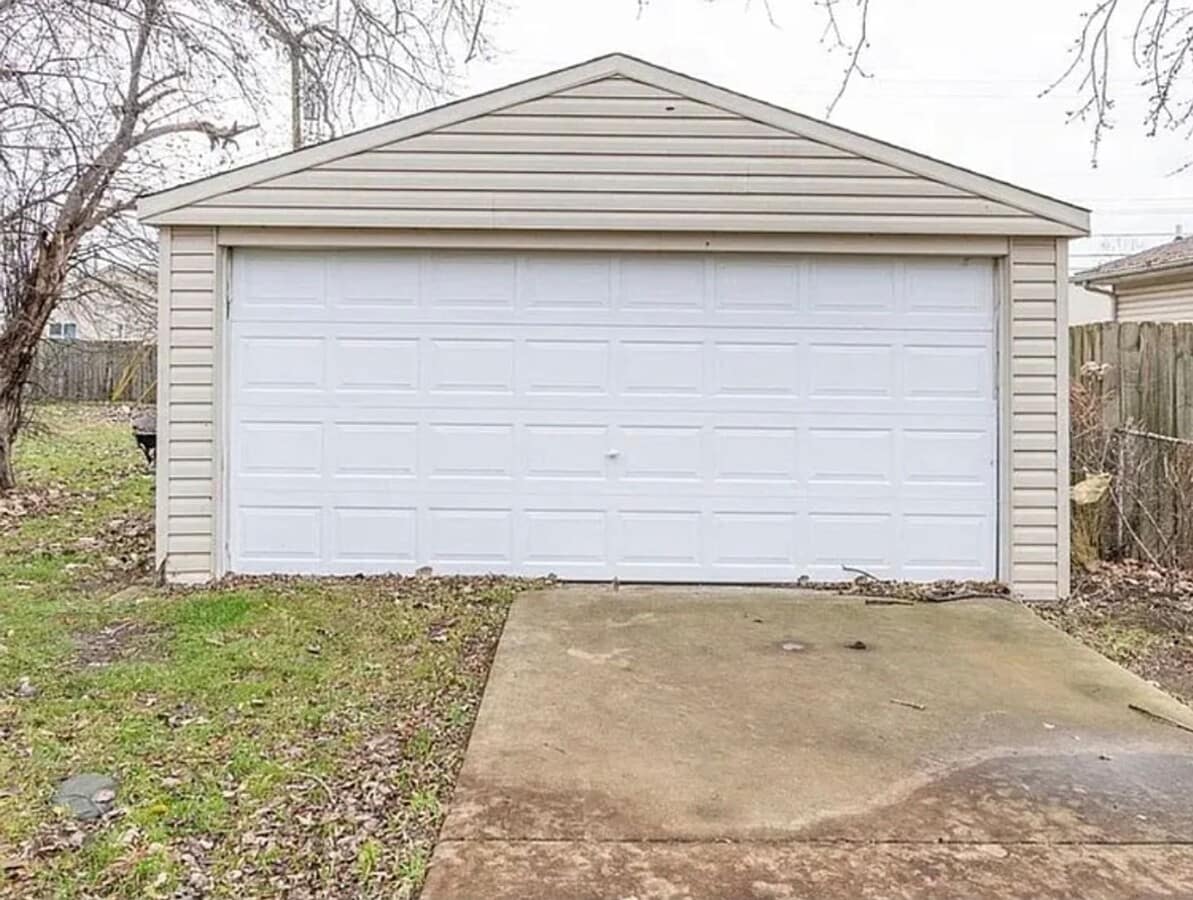 Photo - Unicorn alert!!!  5 bedroom 2 story home of your dreams!