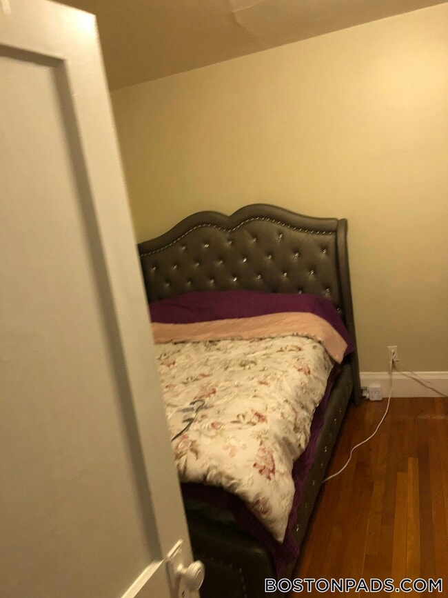 233 Lafayette St Unit 16