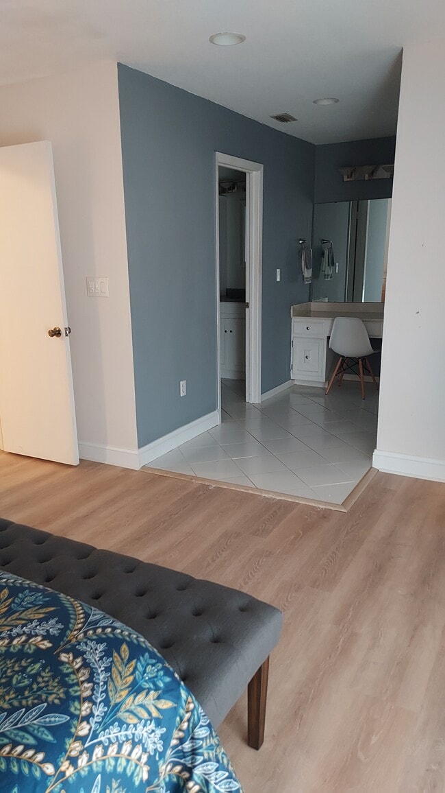 En suite Master Bathroom - 4148 Player Cir Unit N.A.