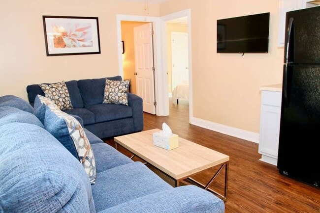 Photo - 3000 Lasalle St