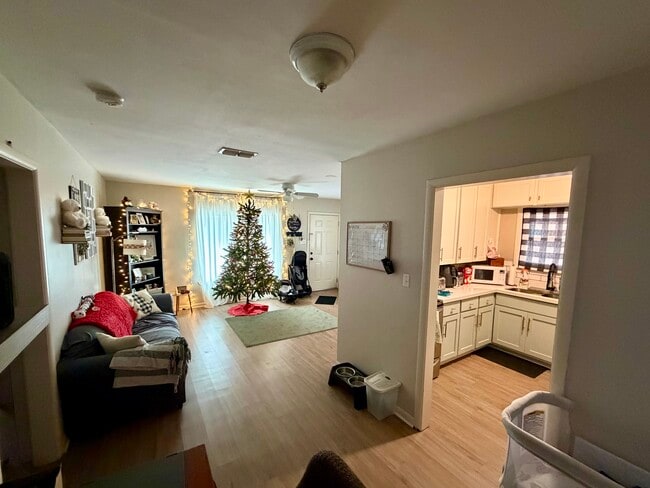 Photo - 900 Sycamore Ave