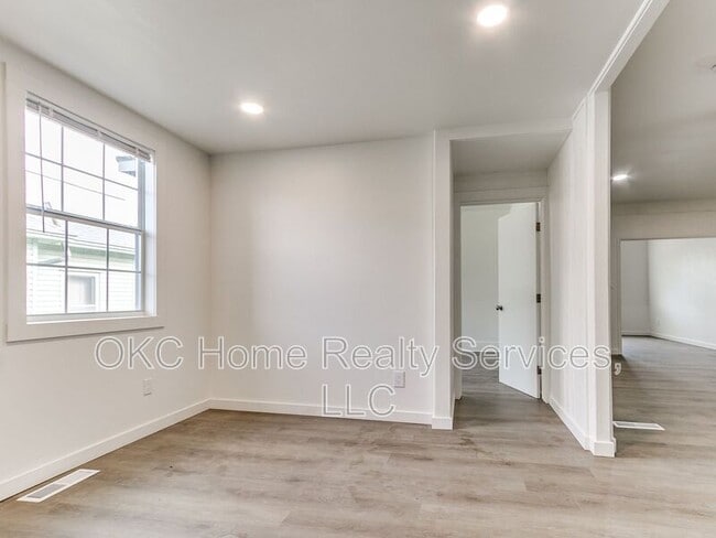 Photo - 1812 W Noble Ave