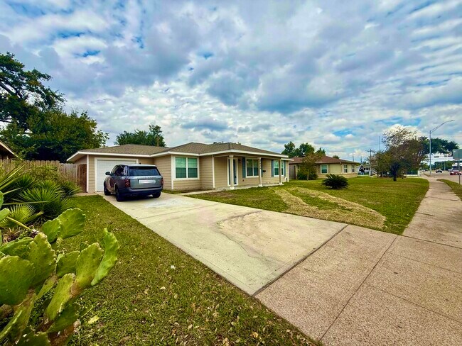 Photo - 7906 Hammerly Blvd