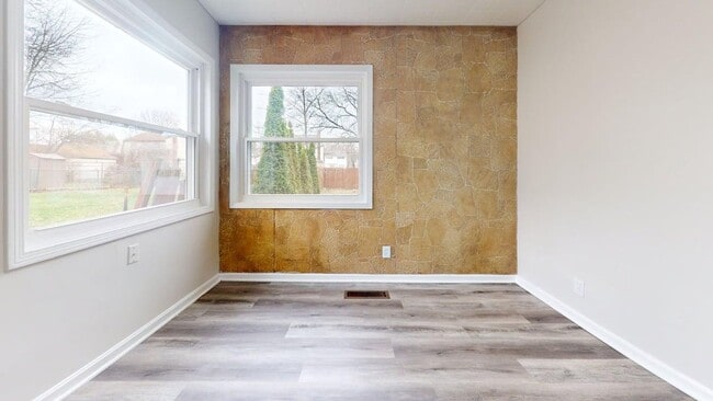 Photo - Charming 2 Bedroom Home in Akron