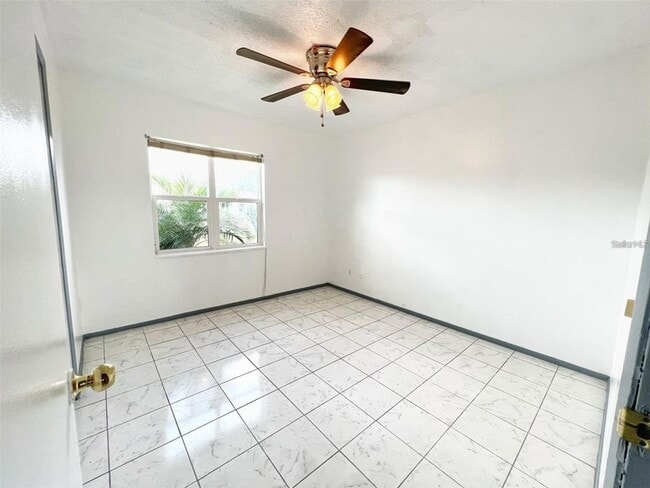 Photo - 6920 Edgefield Ln