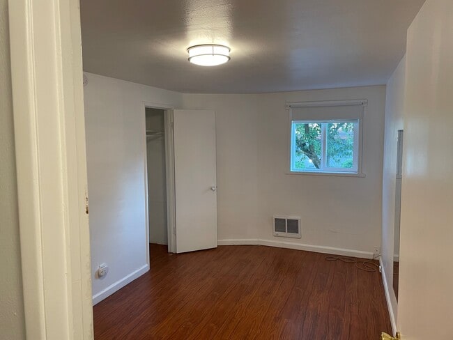 Photo - 704 19th Avenue