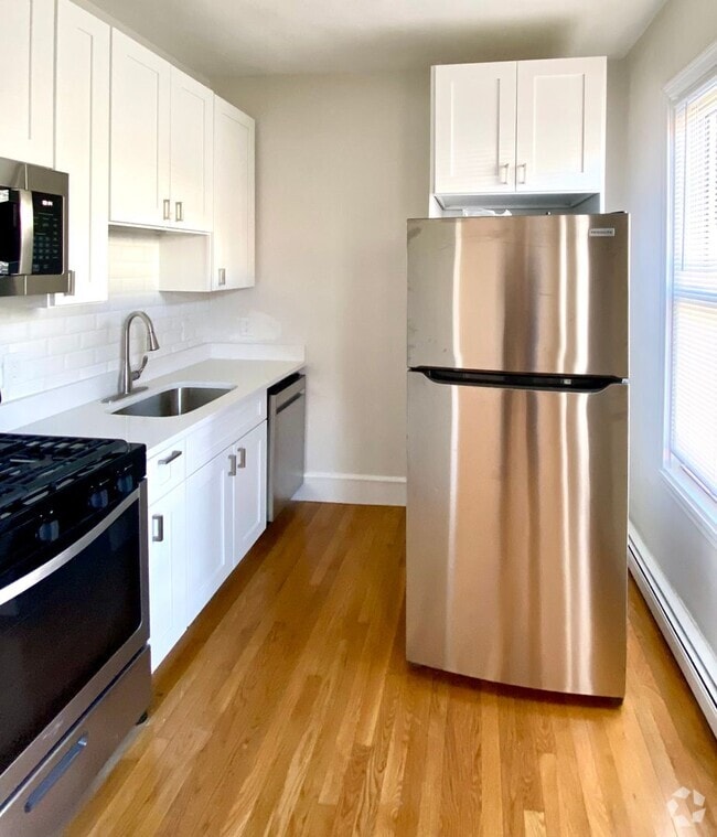 Building Photo - 284 Chelsea St Unit 2 Rental