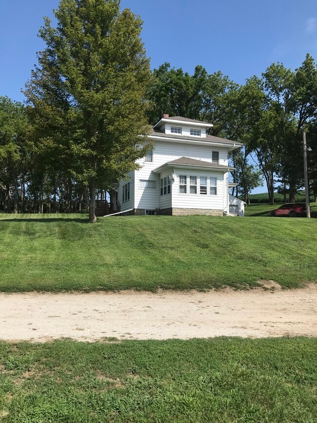 27419 Elmtree Rd, Treynor - 27419 Elmtree Rd