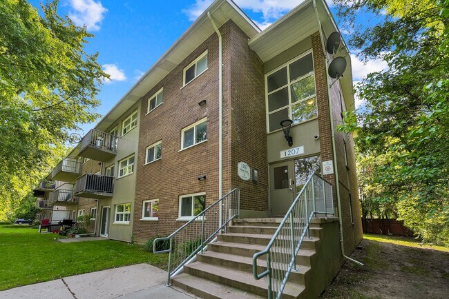 Photo - Huron Gardens