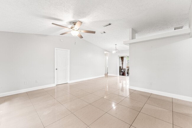 Photo - 474 SW Exmore Ave