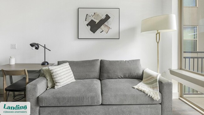 Photo - 3030 Summer St Unidad 325.1403399