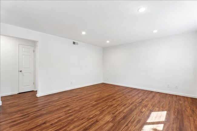 Photo - 1833 Fremont Ct