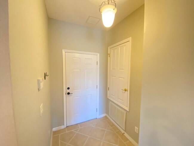 Photo - Beautiful 2/2 Condo in North Shore at Lake... Unidad 312