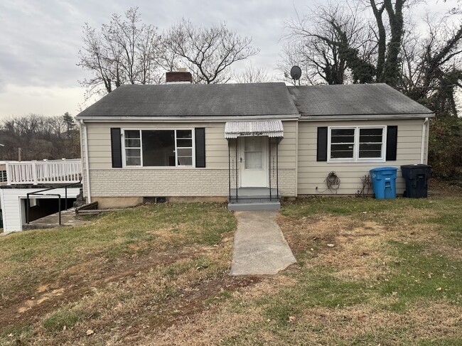 Building Photo - 1408 NW Downing St