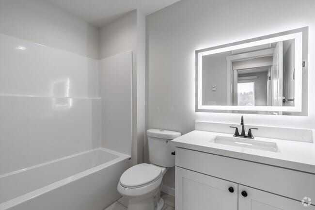 3BR, 2.5BA - 1,330SF - Bathroom